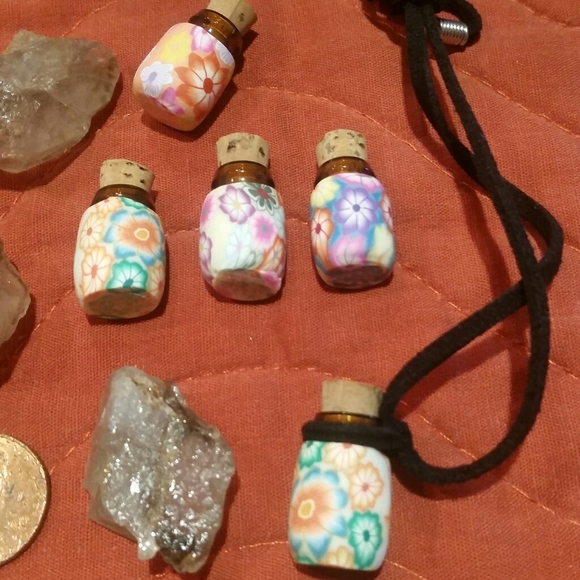 - Clay amber mini snuff jar wicca herbal stones last one poison jar - Picture 8 of 10